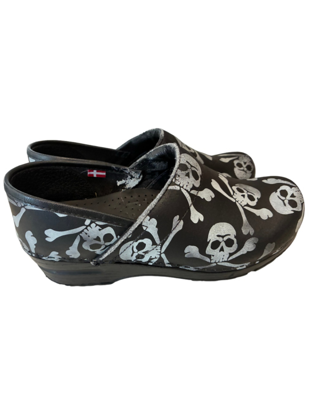 Women's Sanita Clogs Size 7 Black white Skull Print